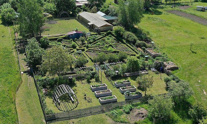 <a href=http://kraeutersalat.de/neu/?Schaugarten>Schaugarten</a> von oben